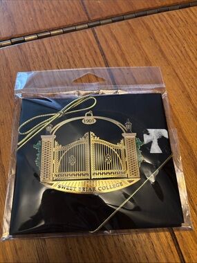 Sweet Briar College Gold Gate ornament- Black Background